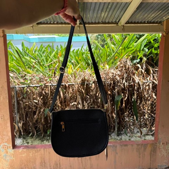 Deluxity Vegan Leather Crossbody Bag Black Gold Hardware Details NWT - Picture 3 of 8